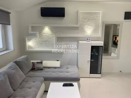 Republička | 4zida.rs