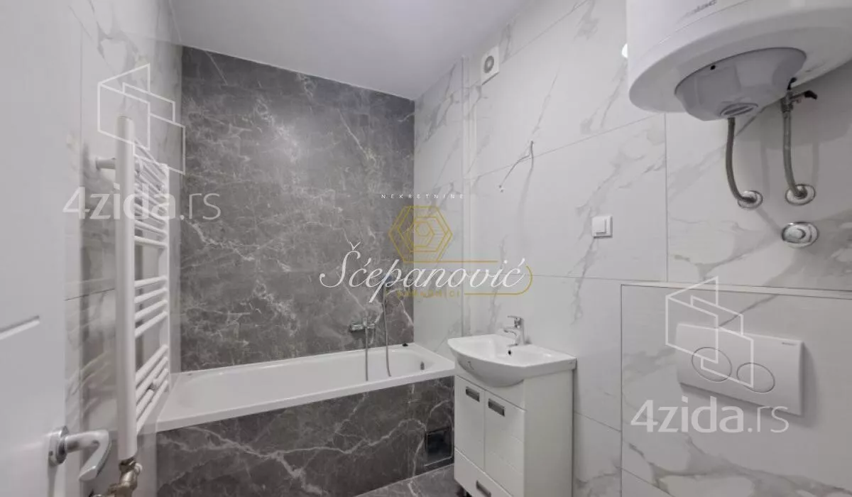 Šestosoban stan | 4zida