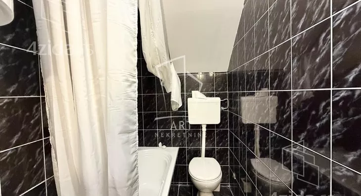 Petoiposoban stan | 4zida