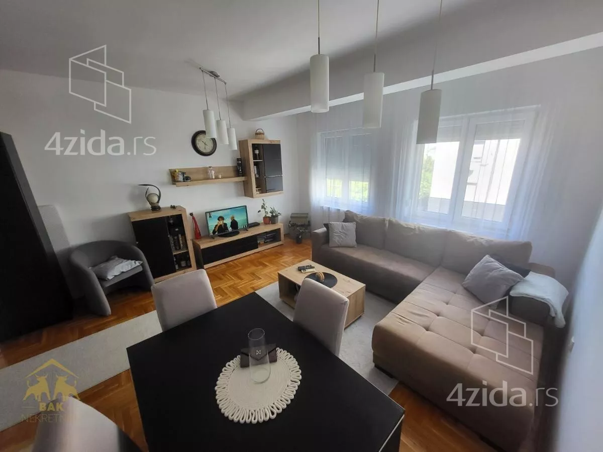 Garsonjera | 4zida