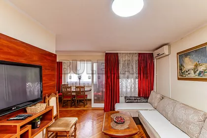 Trg 14. oktobra | 4zida.rs