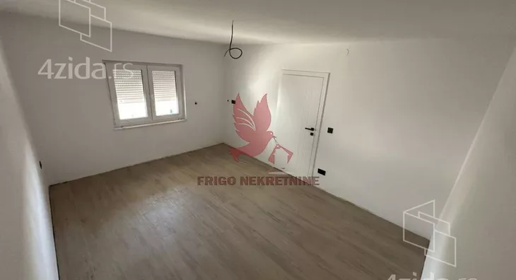 Četvoroiposoban stan | 4zida