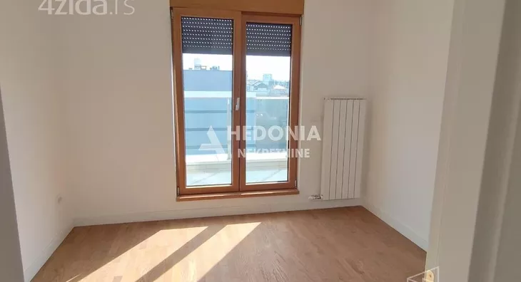 Četvoroiposoban stan | 4zida