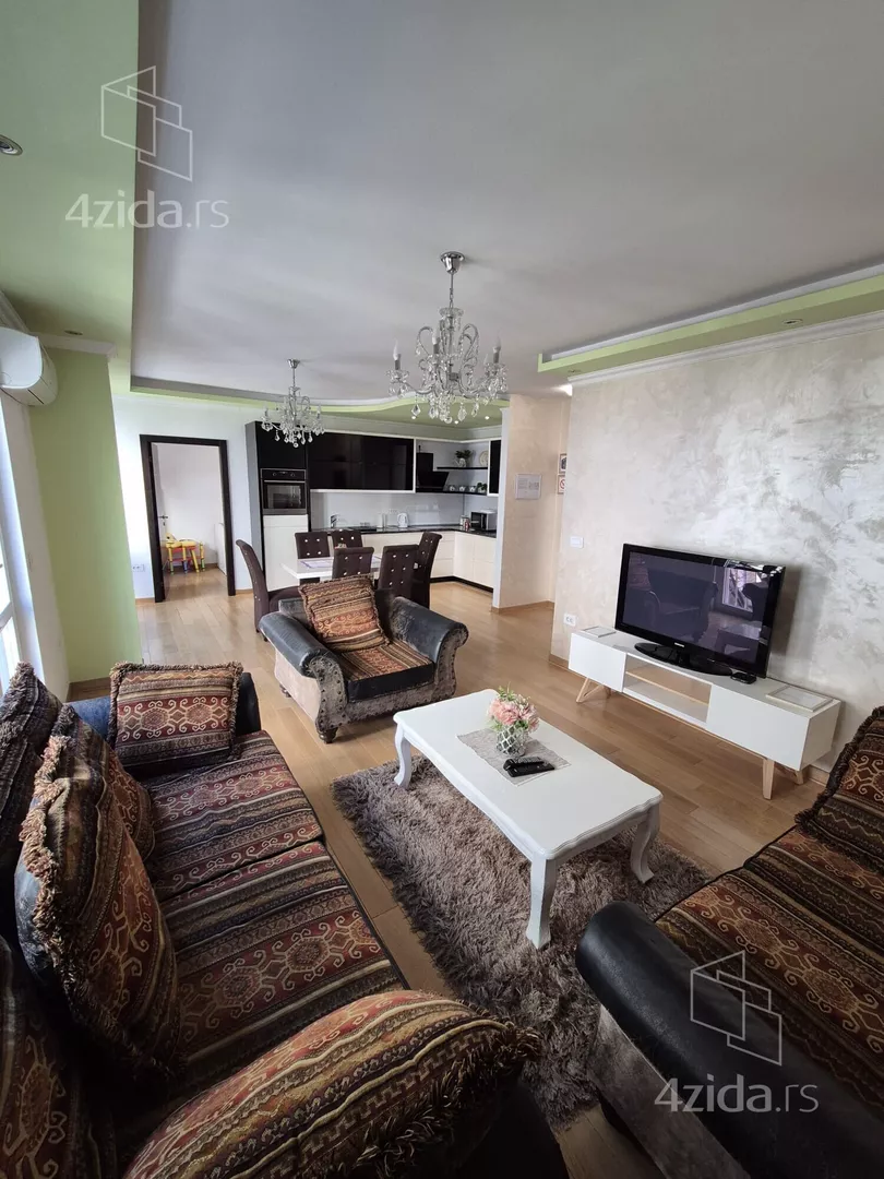 Troiposoban stan | 4zida