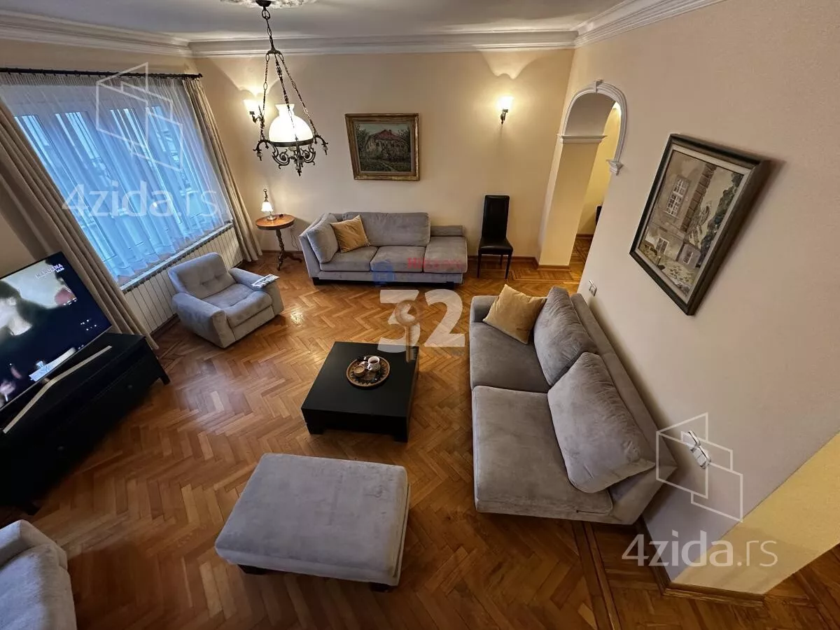 Četvoroiposoban stan | 4zida