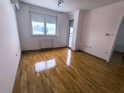 Vuka Karadžića | 4zida.rs