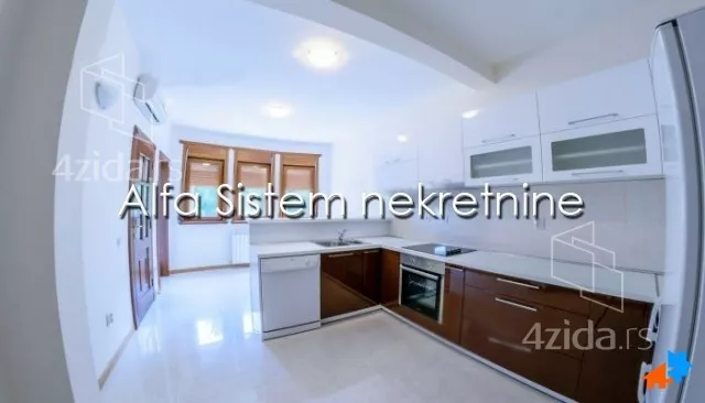 Šestosoban stan | 4zida