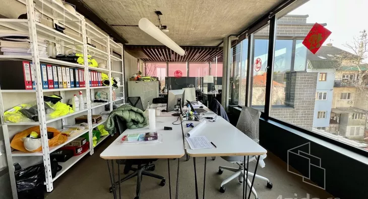 Poslovna zgrada | 4zida