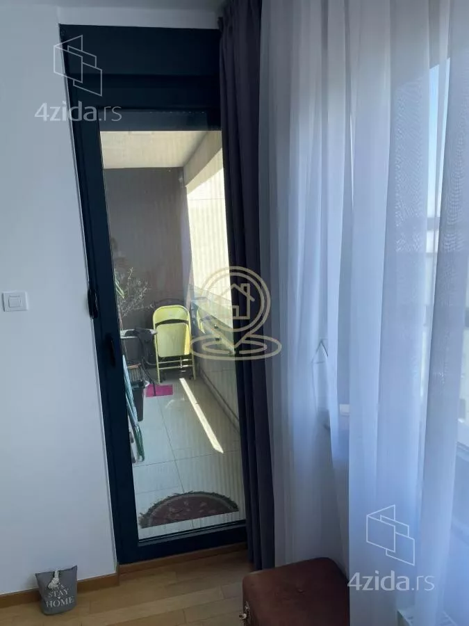 Četvoroiposoban stan | 4zida