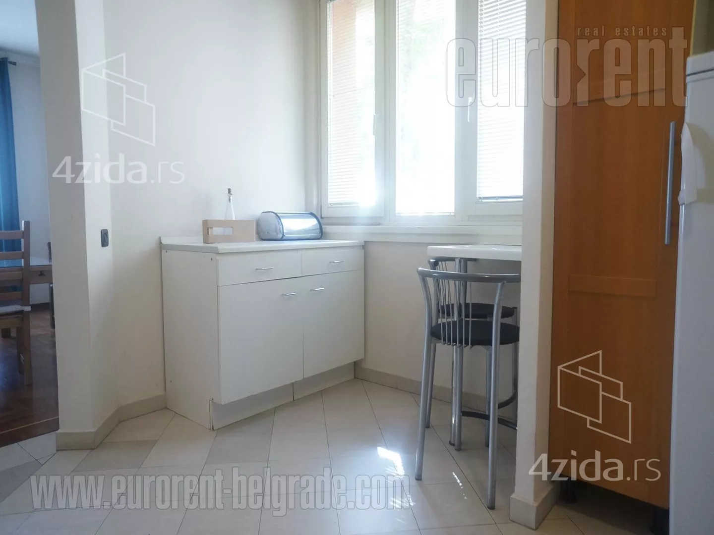 Četvoroiposoban stan | 4zida