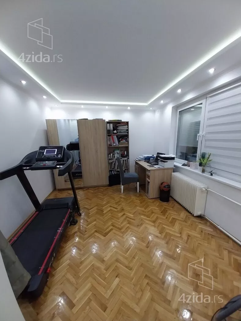 Petosoban stan | 4zida