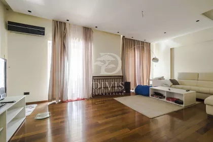 Dinarska bb | 4zida.rs