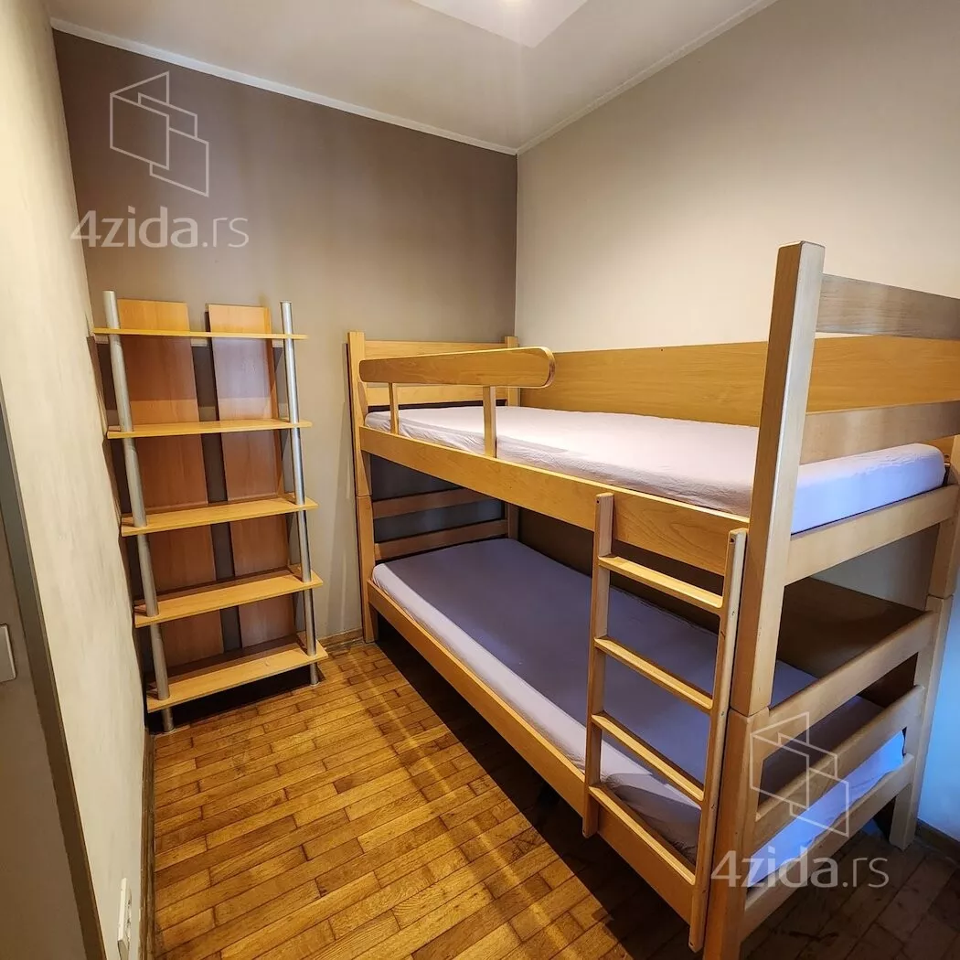 Petosoban stan | 4zida