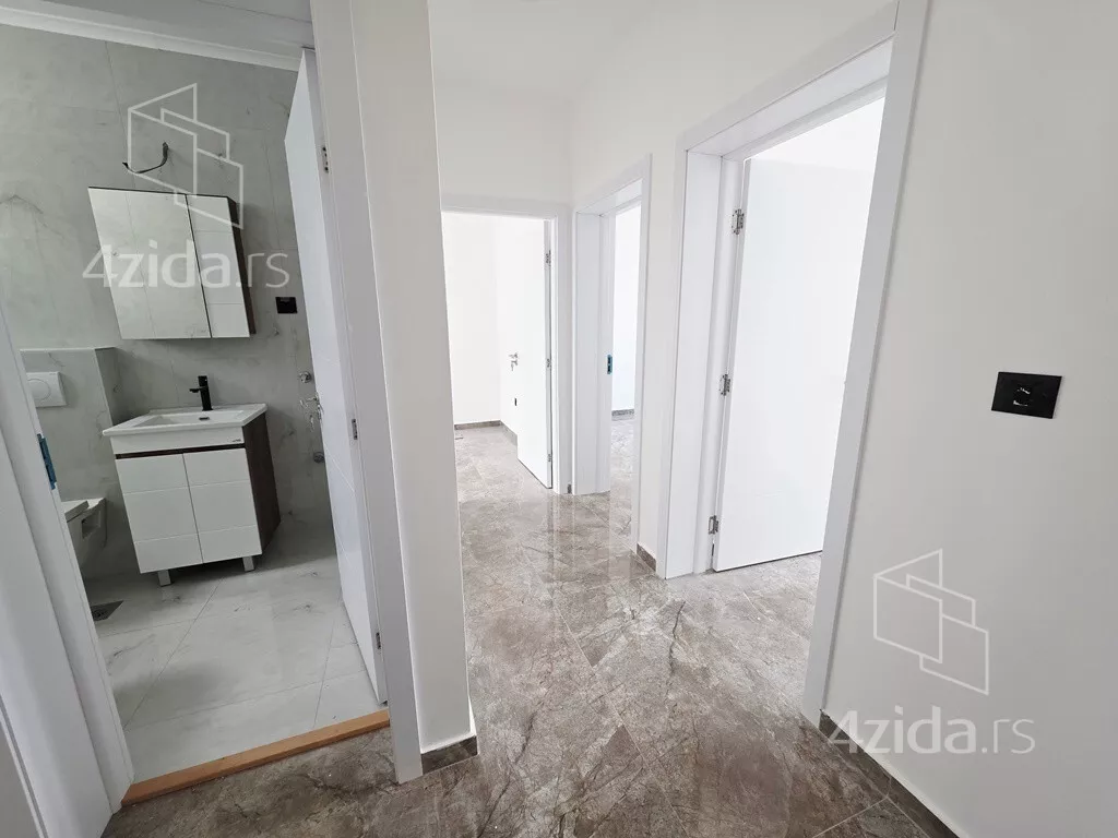 Četvoroiposoban stan | 4zida