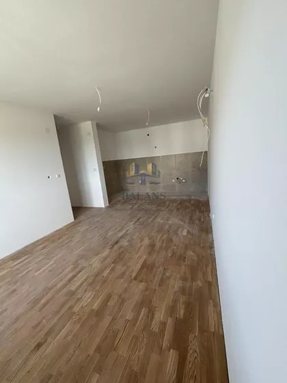 Stari Banovci | 4zida.rs