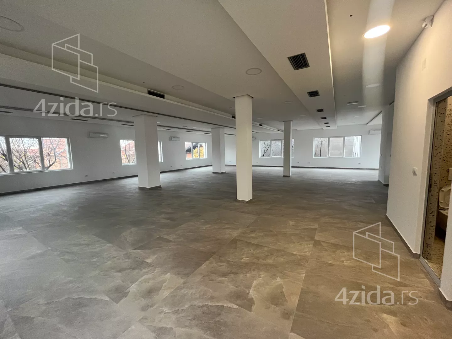 Poslovni prostor | 4zida