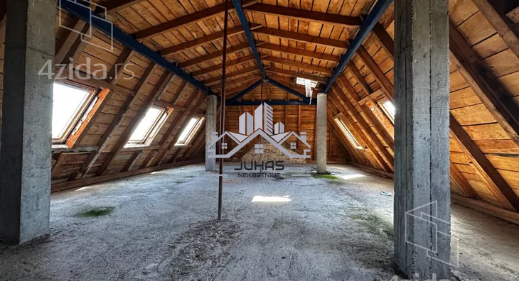 Turistički objekat | 4zida