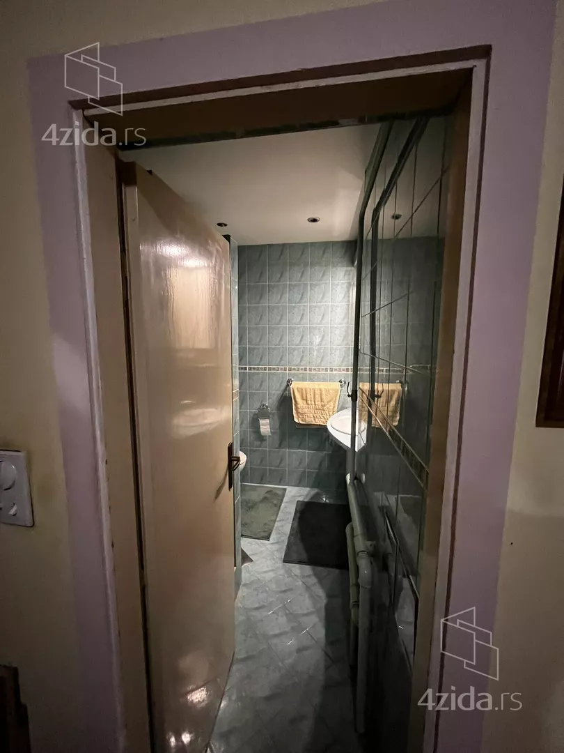 Šestosoban stan | 4zida