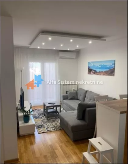 Vukov Spomenik | 4zida.rs