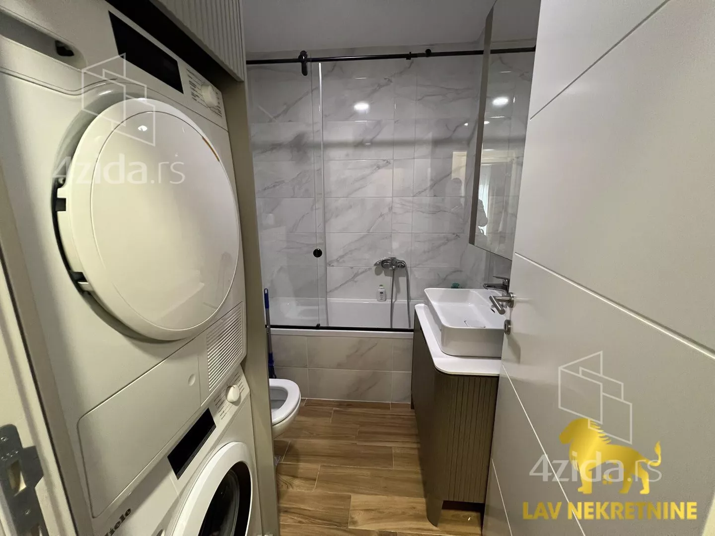 Troiposoban stan | 4zida