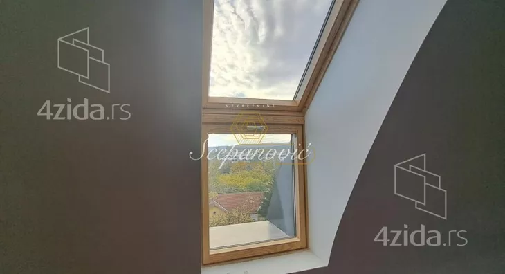 Šestosoban stan | 4zida