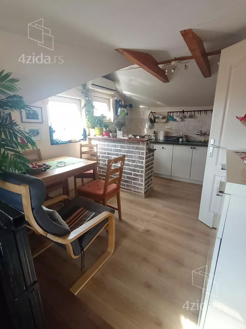 Petosoban stan | 4zida