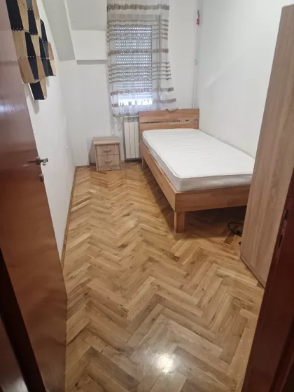 Zmaj Jovina | 4zida.rs
