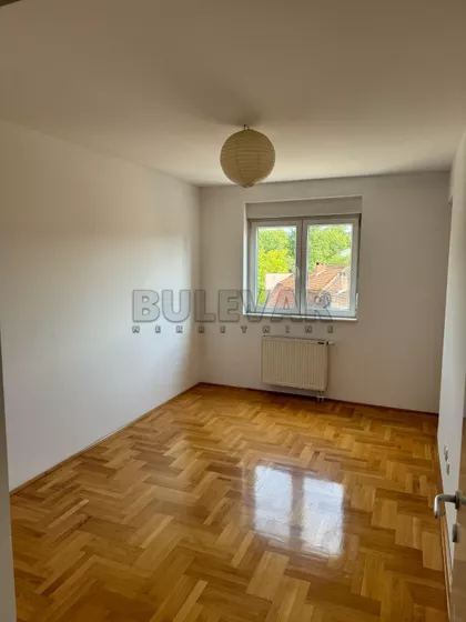 Hajduk Veljkova | 4zida.rs