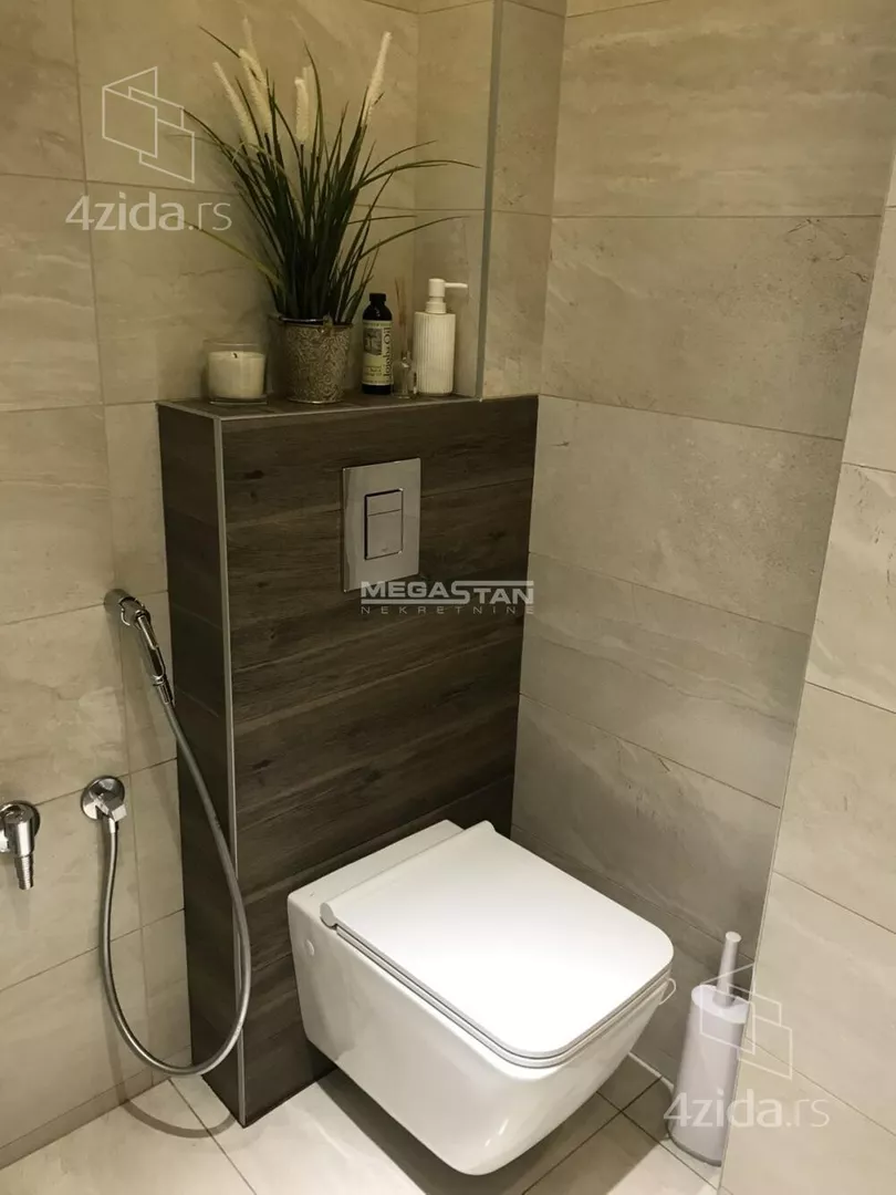 Petosoban stan | 4zida