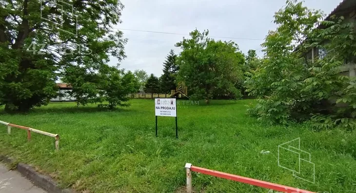 Plac | 4zida
