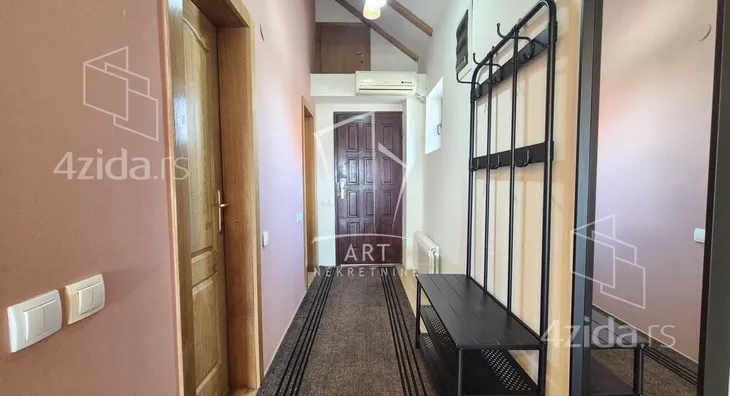 Četvoroiposoban stan | 4zida