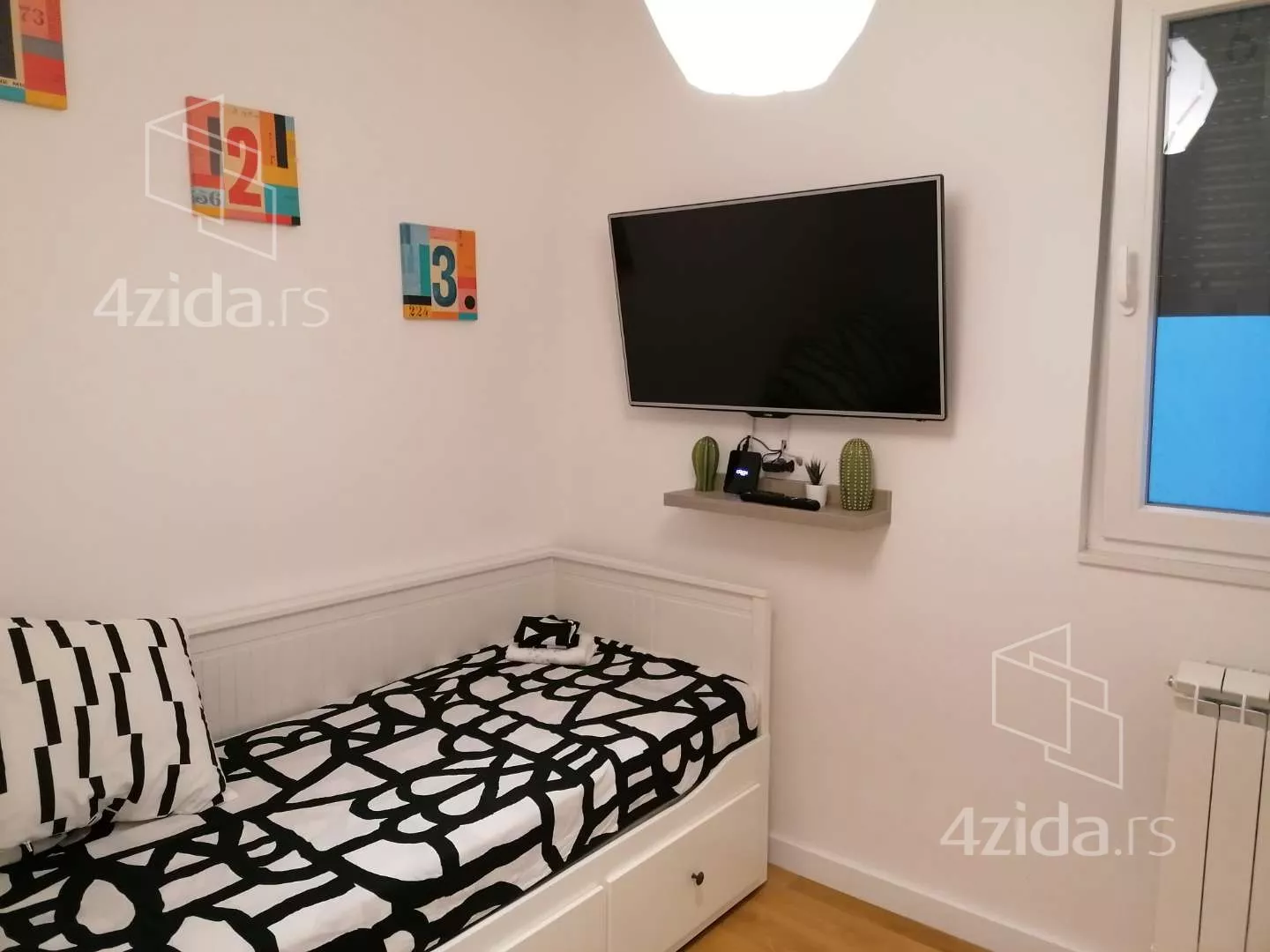 Jednoiposoban stan | 4zida