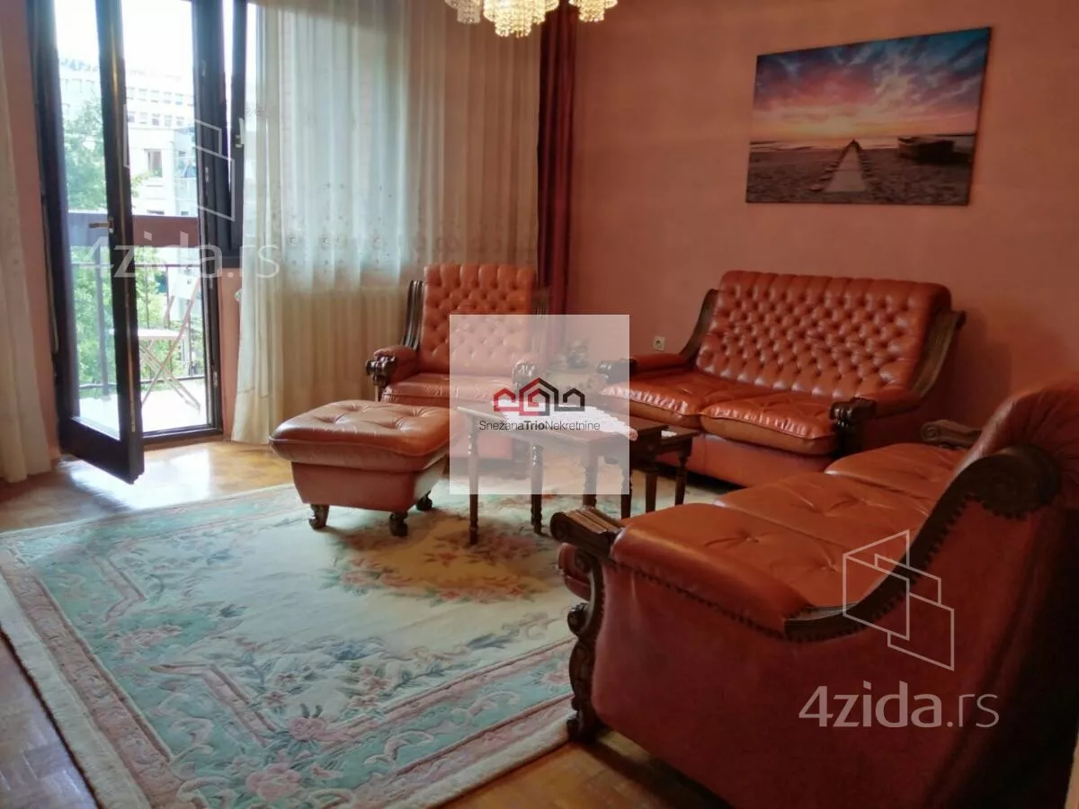 Petosoban stan | 4zida