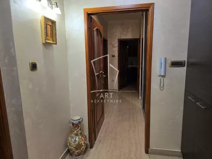 Pjarona de Mondezira | 4zida.rs