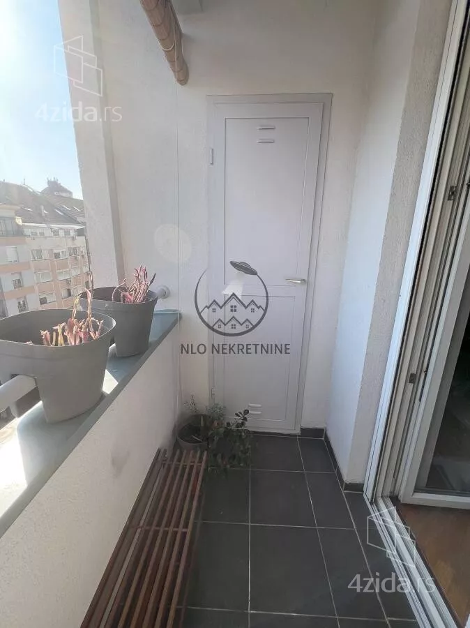 Četvoroiposoban stan | 4zida