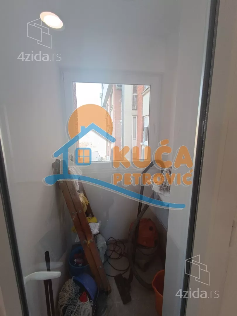 Lokal | 4zida