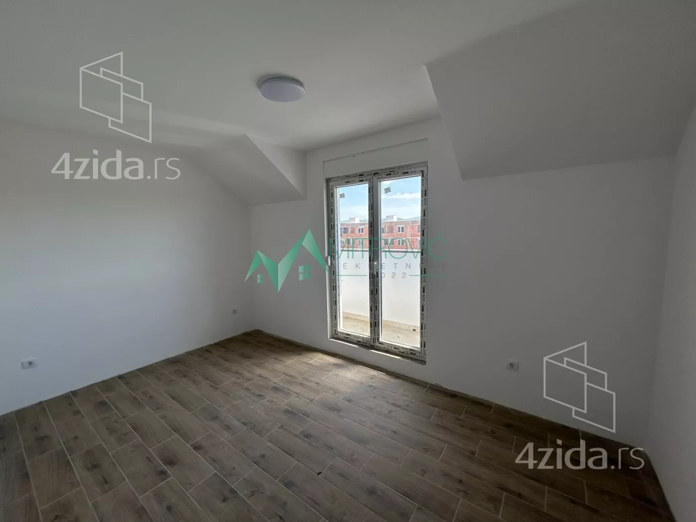 Troiposoban stan | 4zida