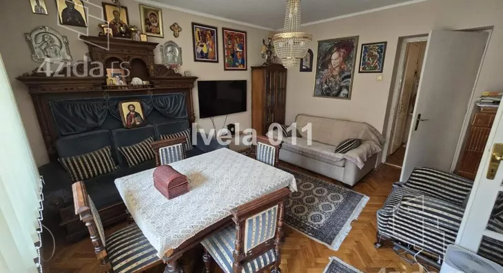 Troiposoban stan | 4zida