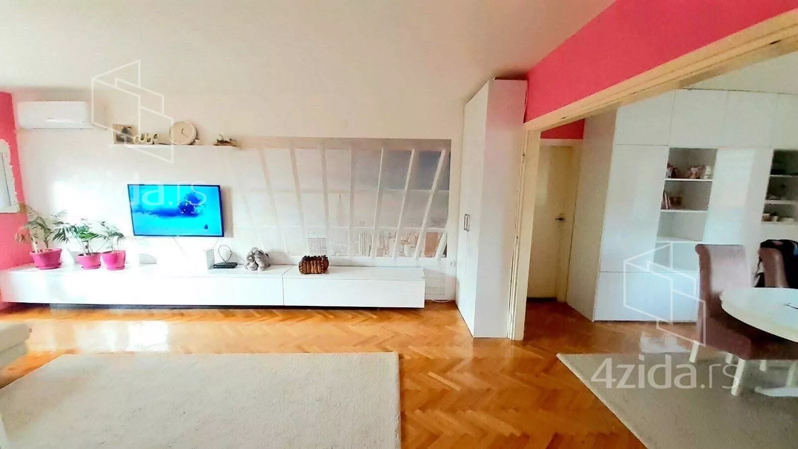 Troiposoban stan | 4zida