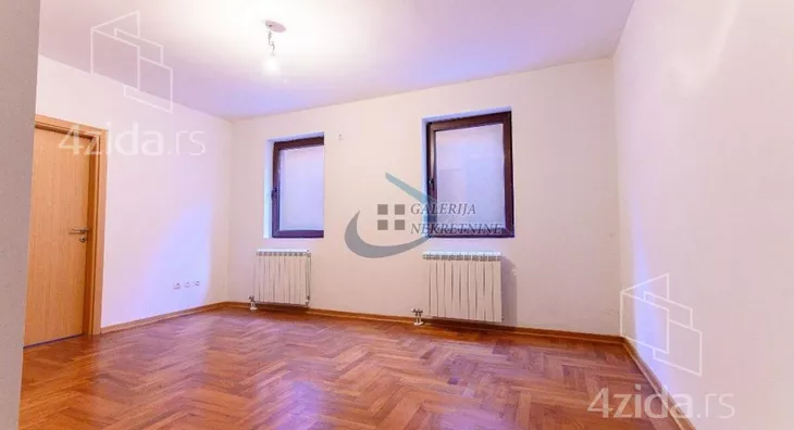 Šestosoban stan | 4zida