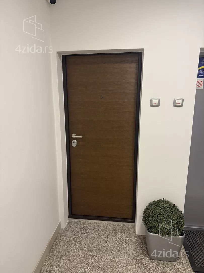 Petosoban stan | 4zida