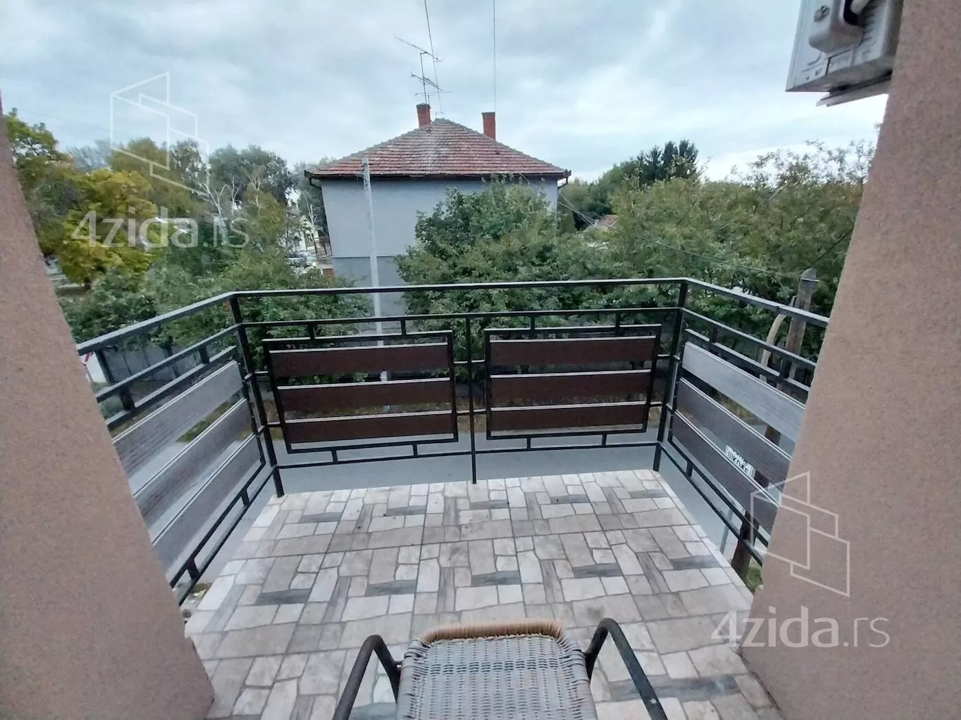 Petosoban stan | 4zida