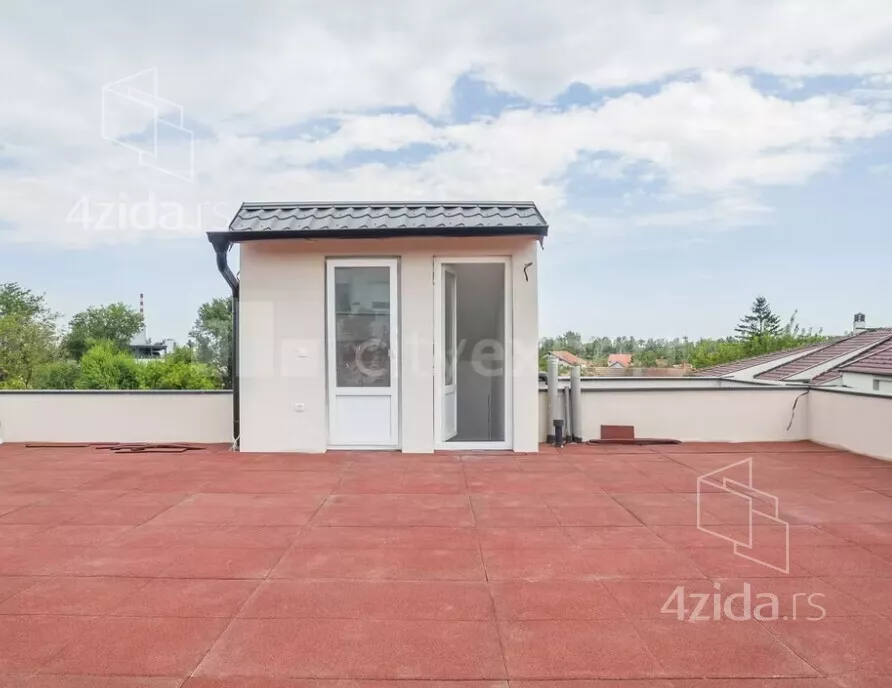 Poslovna zgrada | 4zida