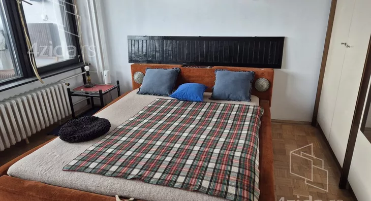 Četvoroiposoban stan | 4zida