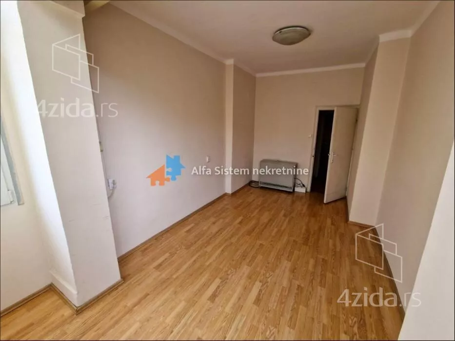 Četvoroiposoban stan | 4zida