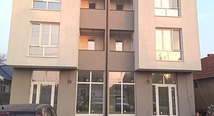 Poslovna zgrada | 4zida