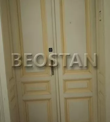 Šestoiposoban stan | 4zida