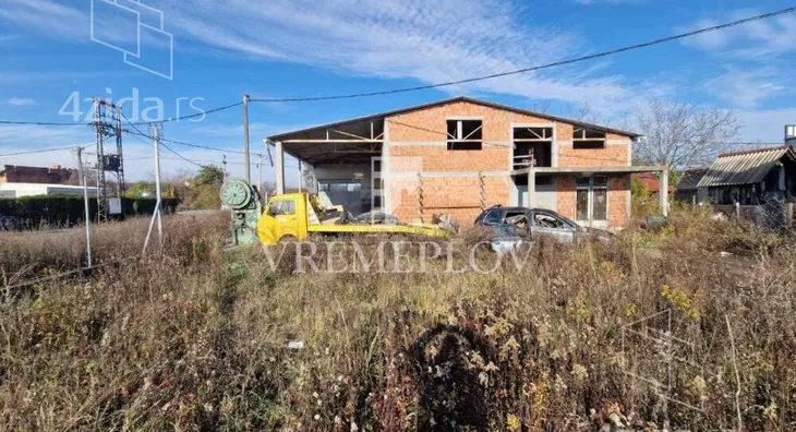 Poslovna zgrada | 4zida