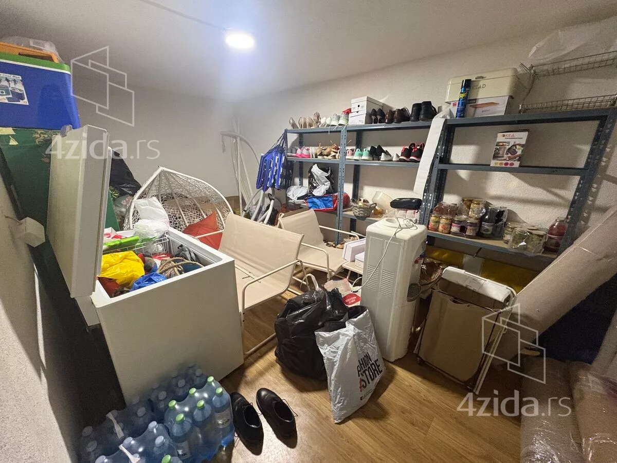 Petosoban stan | 4zida