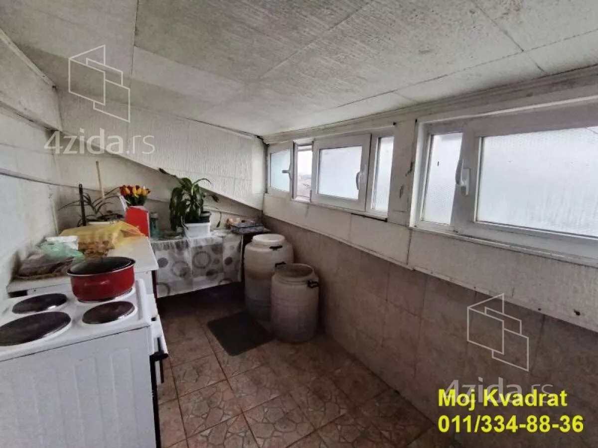 Troiposoban stan | 4zida